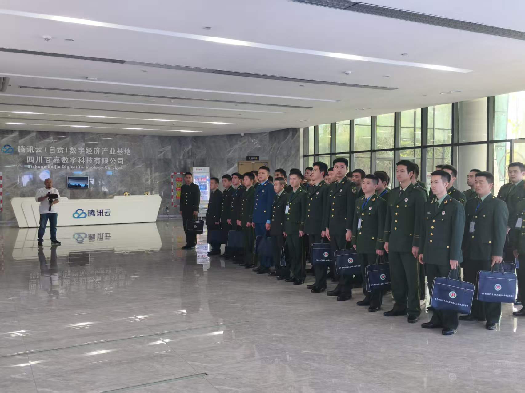 戎耀新程 数智同行—百嘉数科迎退役士兵参访，共筑就业新桥梁